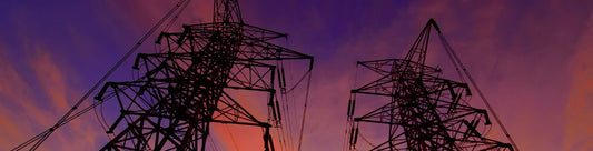 Tipos de electricidad explicados (y cómo evitar dañar tus aparatos o pagar de más)